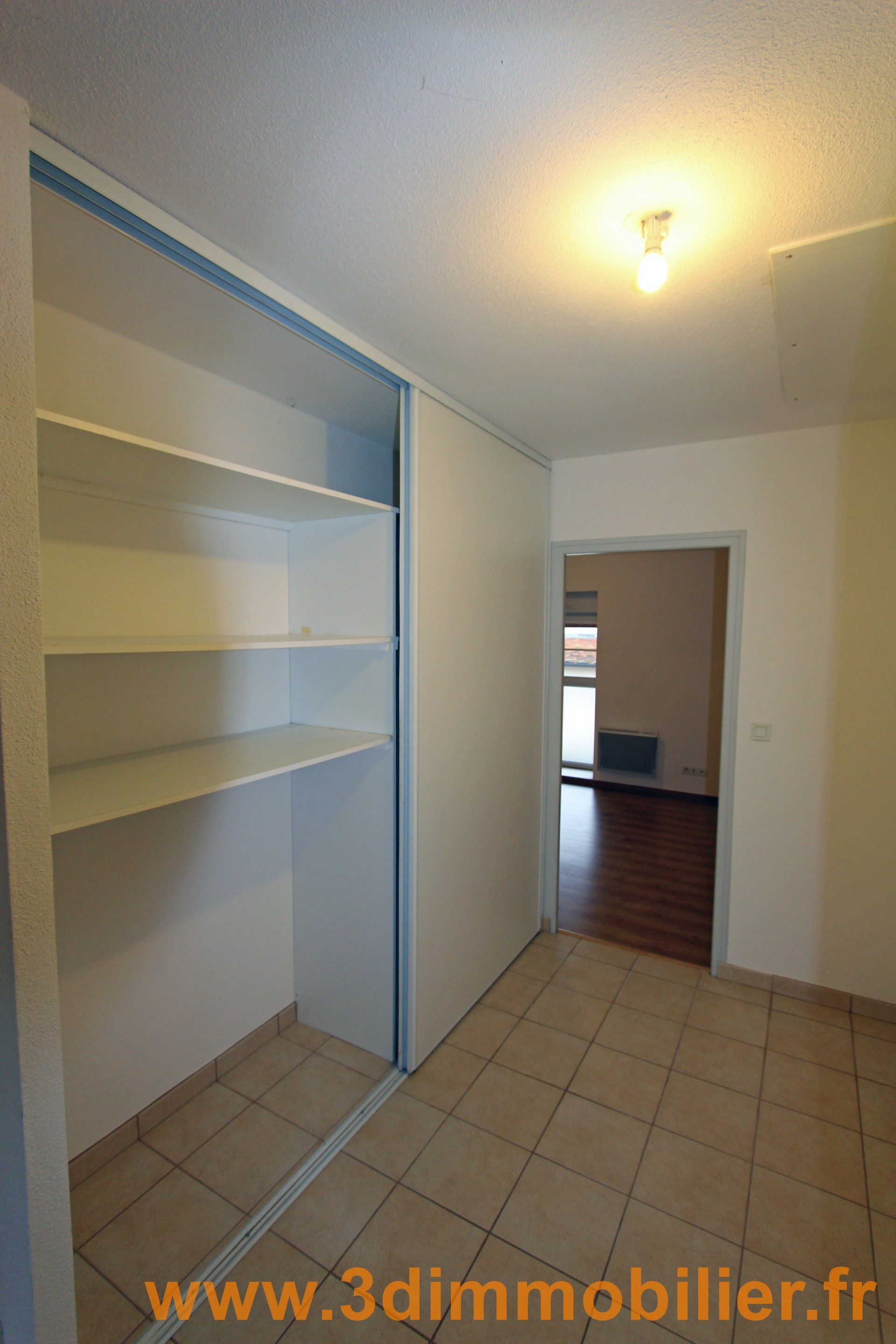 DEGAGEMENT ETAGE