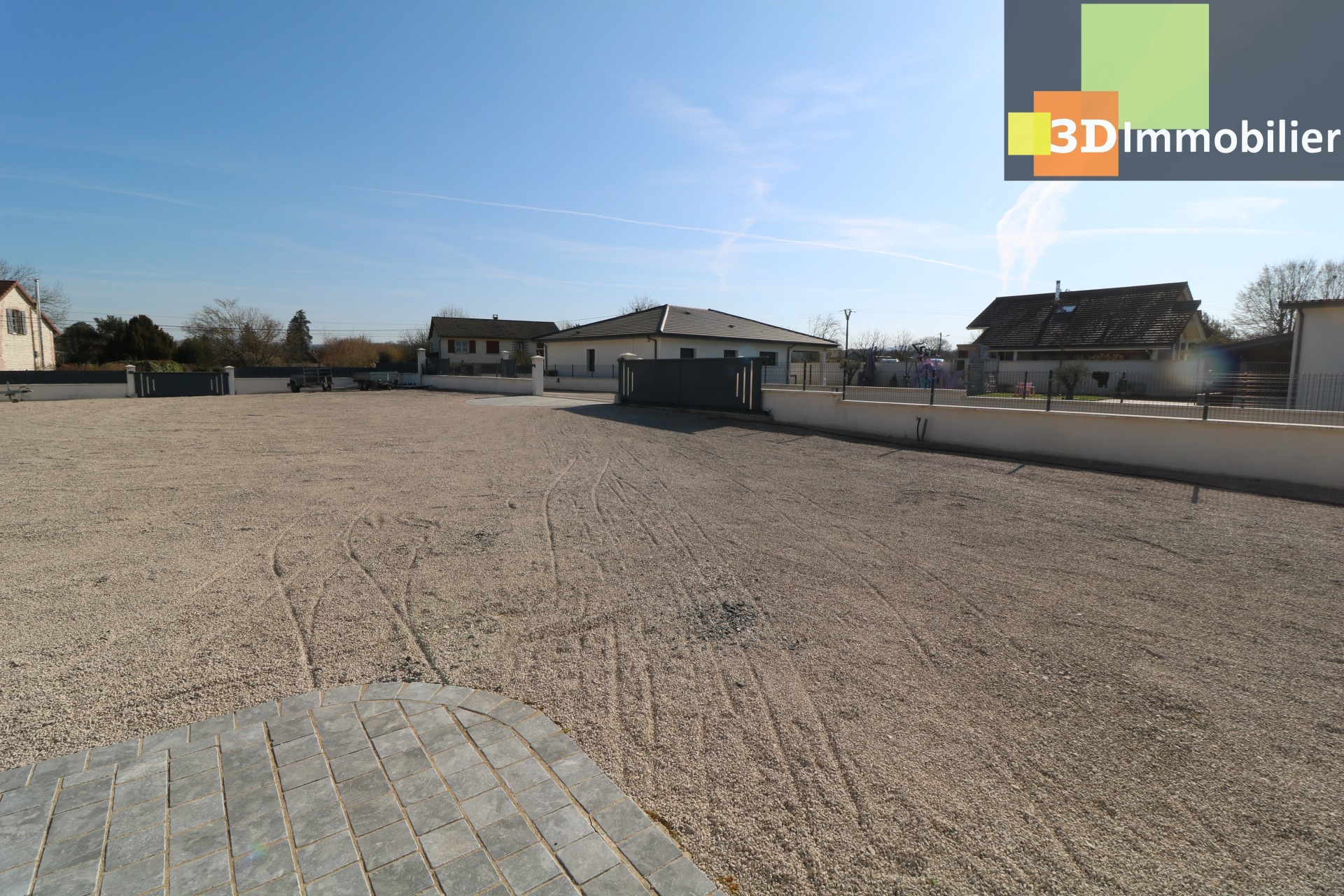 TERRAIN 1300M²