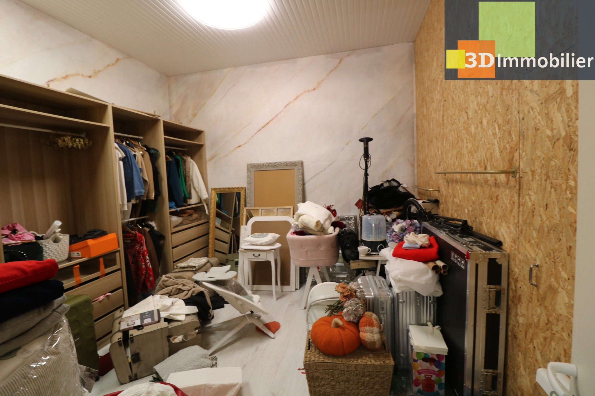 PIECE AMENAGEABLE 15M²