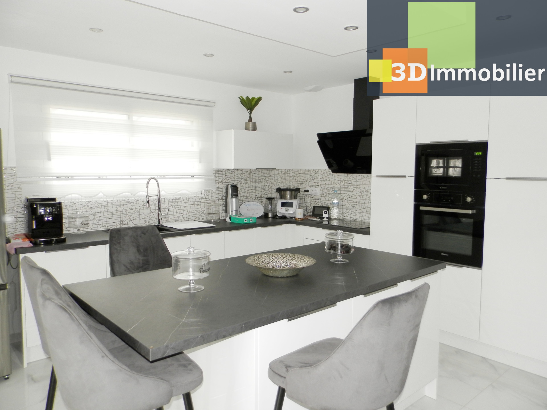 CUISINE AMÉRICAINE ÉQUIPÉE 19 m²