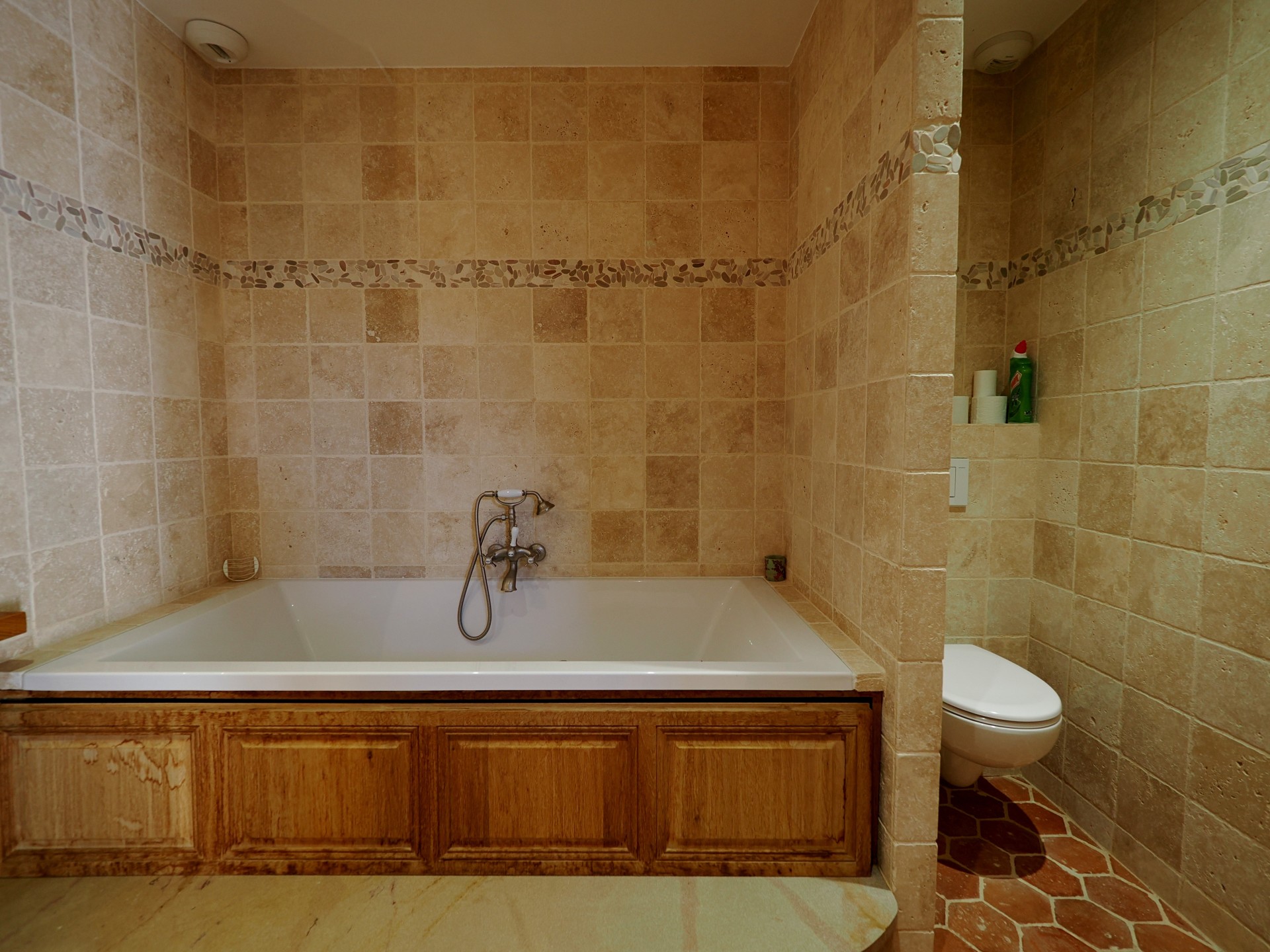 Bains , toilettes